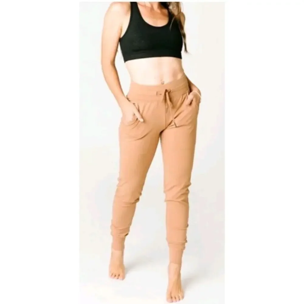 Zyia Ascend Joggers Size M